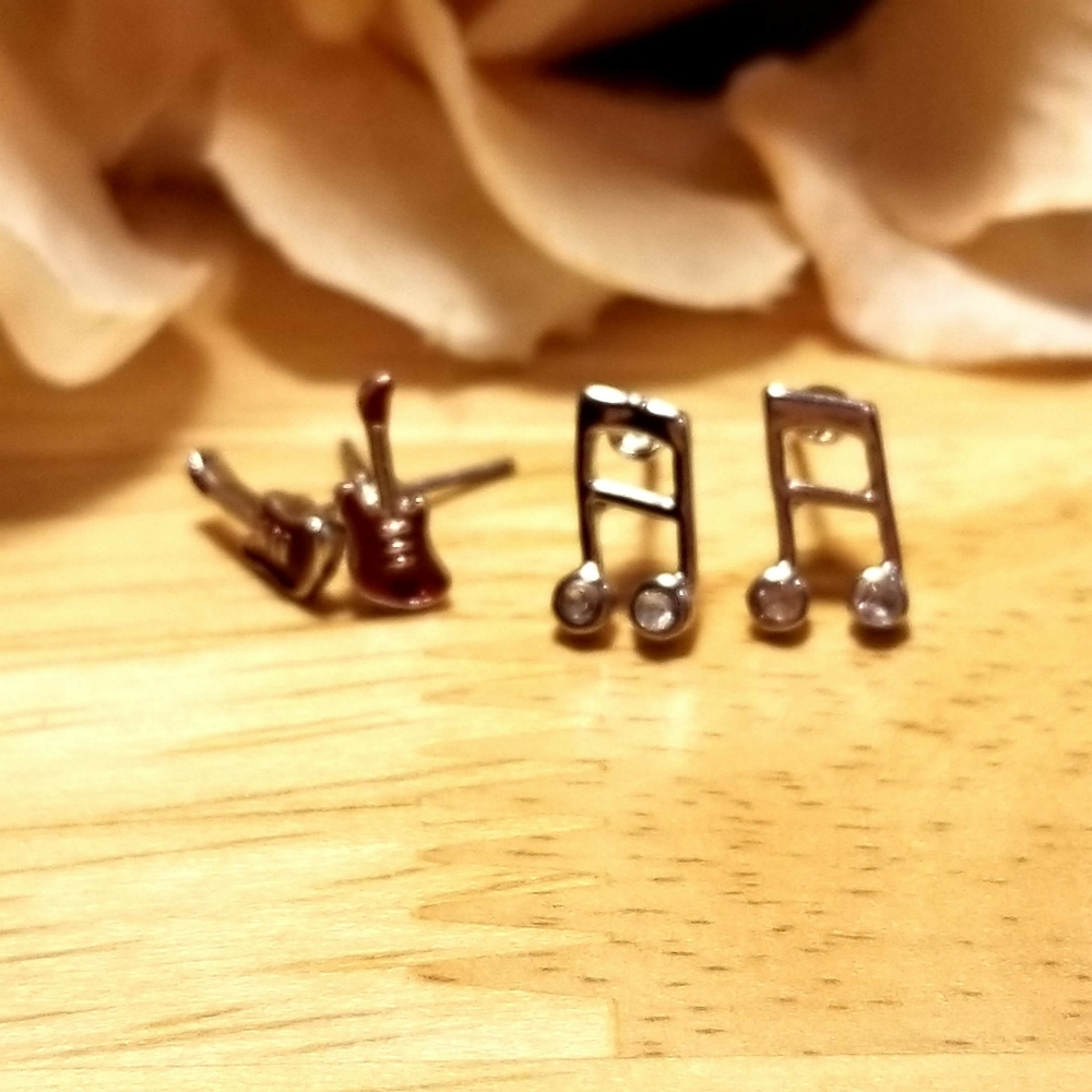 Music guitar earrings bundle - Picture 2 of 10